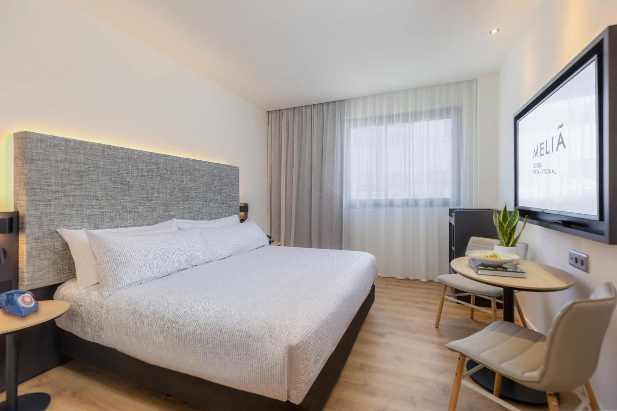 Innside Room Pool View,1651726706:JPEG